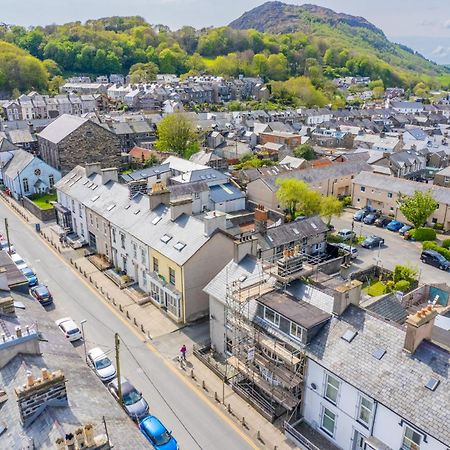 Snowdon House, 8 Bedrooms, Sleep 16, Close To Blackrock Sand Porthmadog Kültér fotó