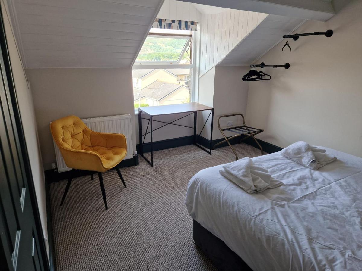 Snowdon House, 8 Bedrooms, Sleep 16, Close To Blackrock Sand Porthmadog Kültér fotó