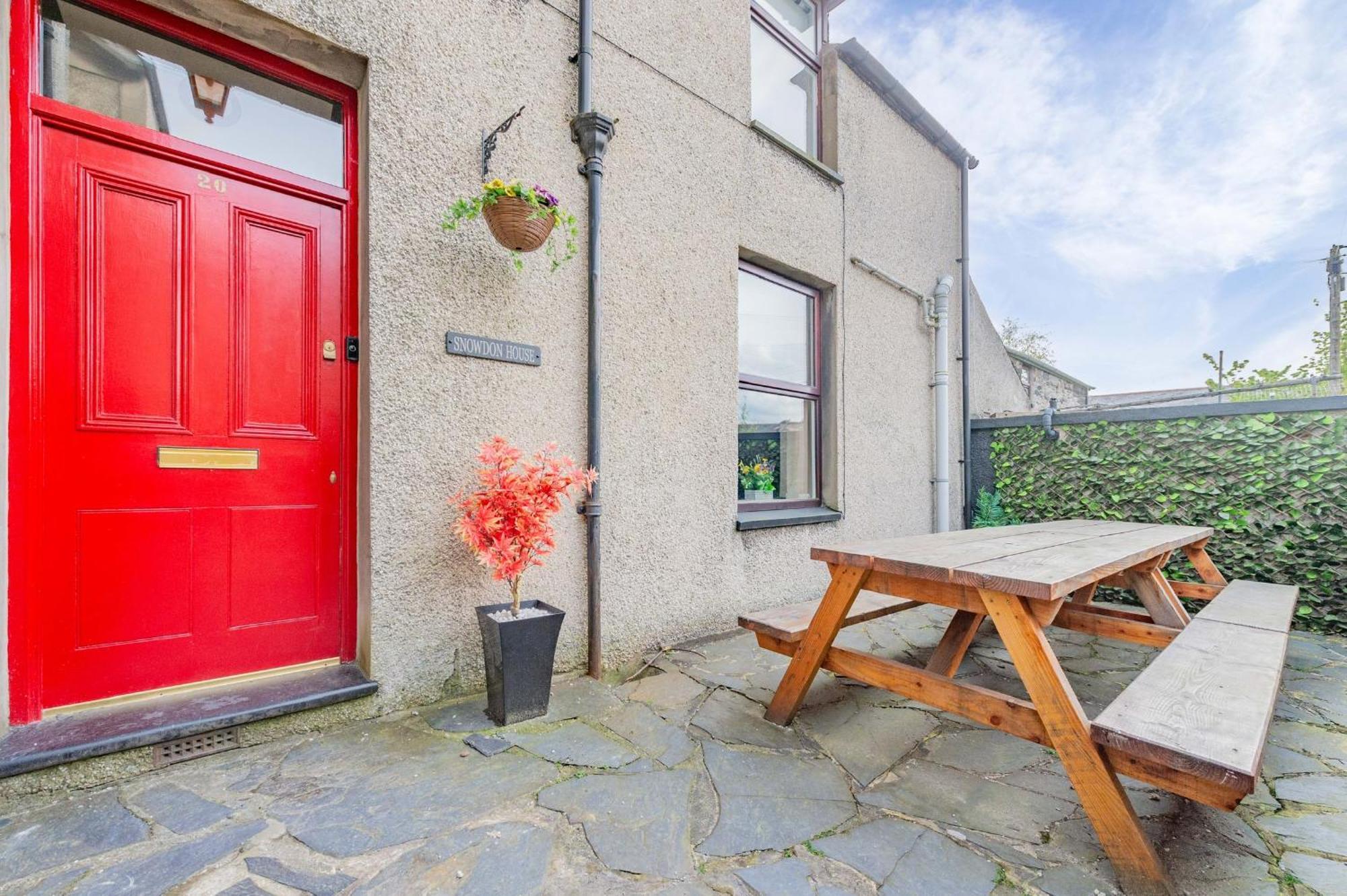 Snowdon House, 8 Bedrooms, Sleep 16, Close To Blackrock Sand Porthmadog Kültér fotó